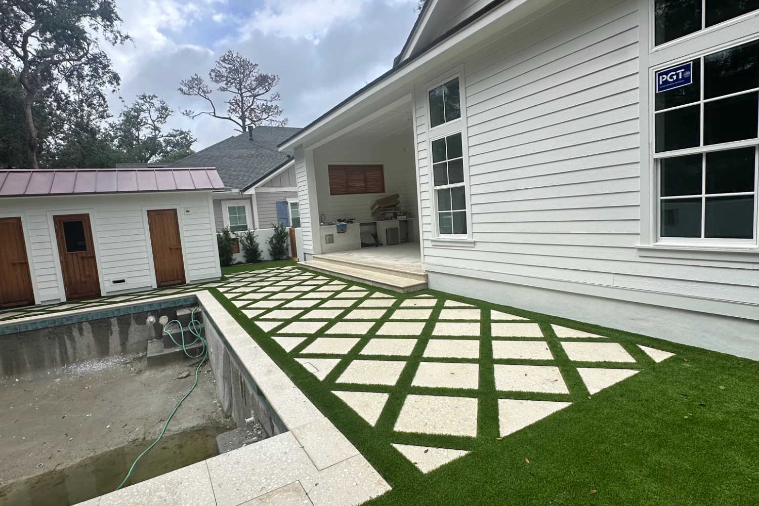 ginn-ridgeway-gal-4 backyard artificial grass walkway construction