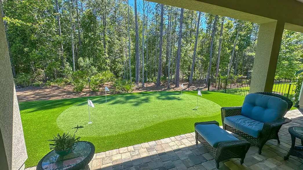 jax-outdoor-backyard-golf-green