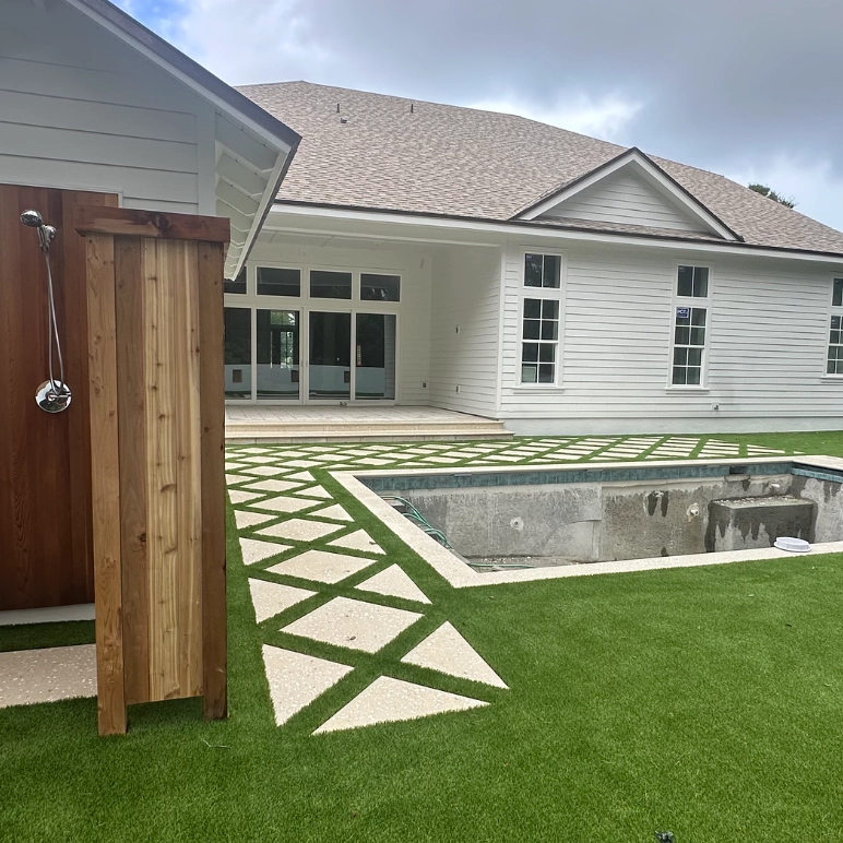 jax-outdoor-lawn-gal-1