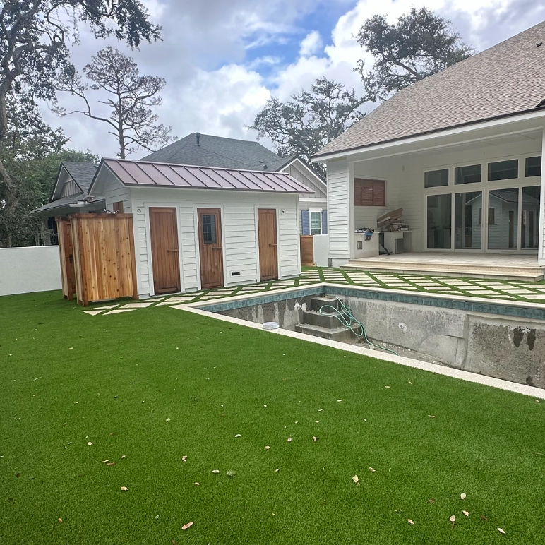 jax-outdoor-lawn-gal-3