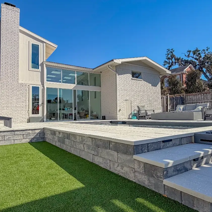 sitting-wall-jax-outdoor